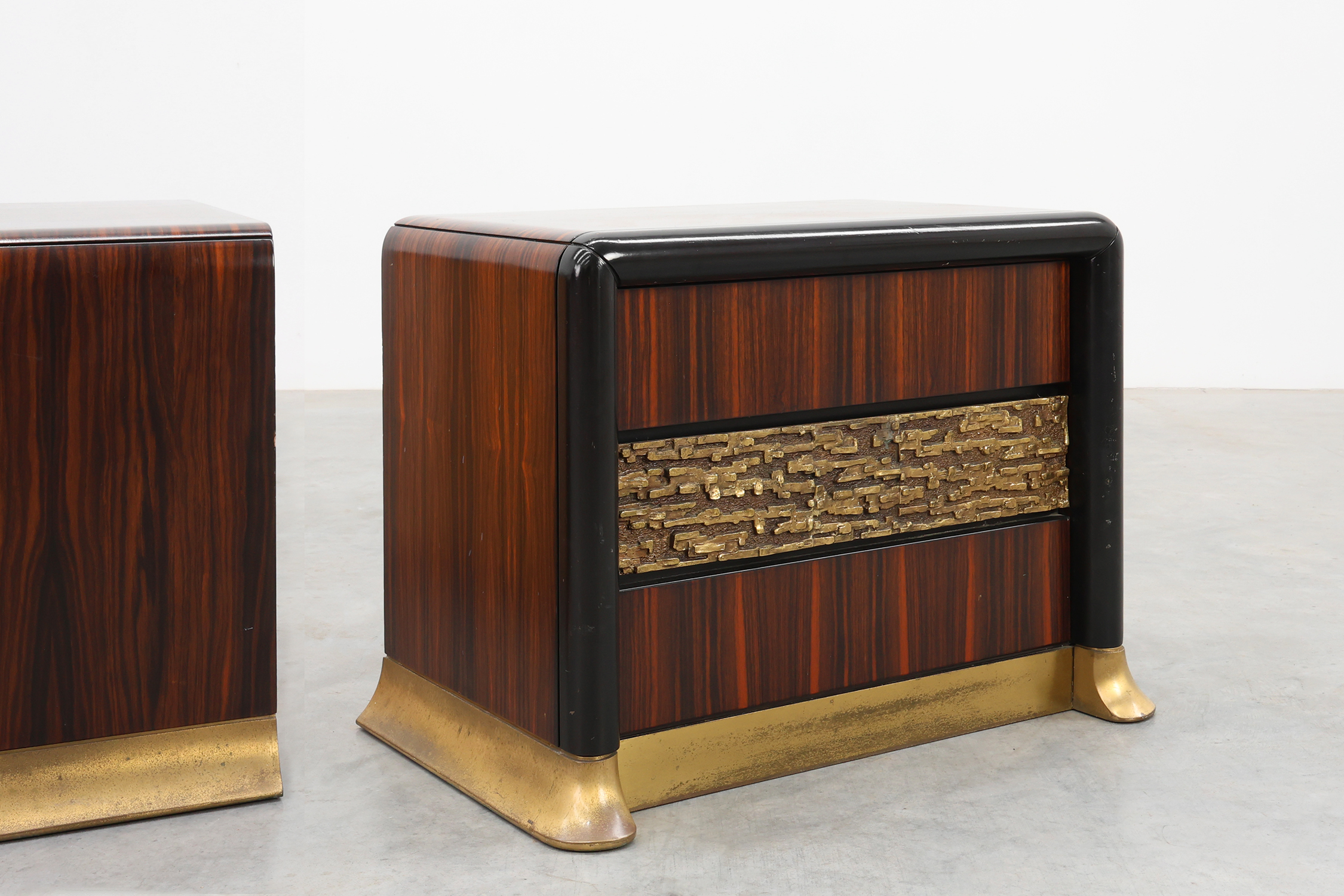 Rare Set of nightstands by Luciano Frigerio 'Desir&egrave;' with brass relief, Italy 1970'sthumbnail